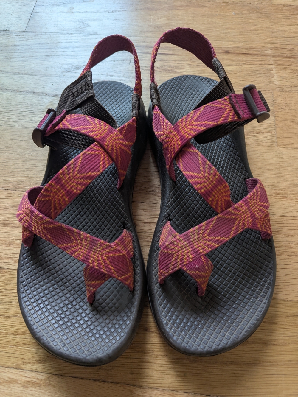 Size 10 Women's Mega Z/1 Wide-Strap Classic Sandal